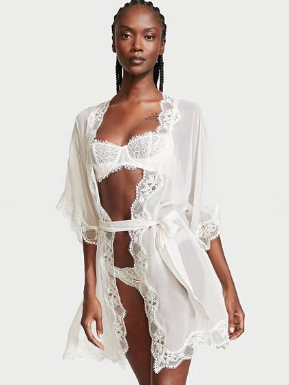 Flutter Sleeve Mesh & Lace Robe