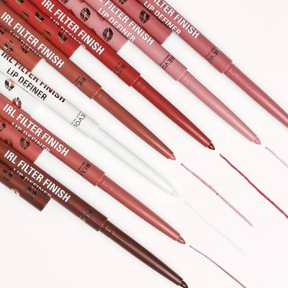 Makeup Revolution IRL Filter Finish Lip Definer
