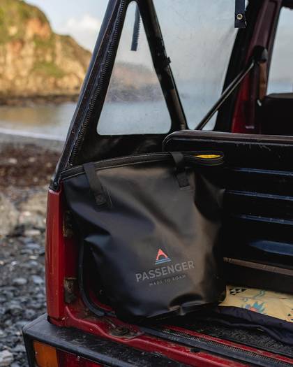 Tide 20L Bucket Bag - Black