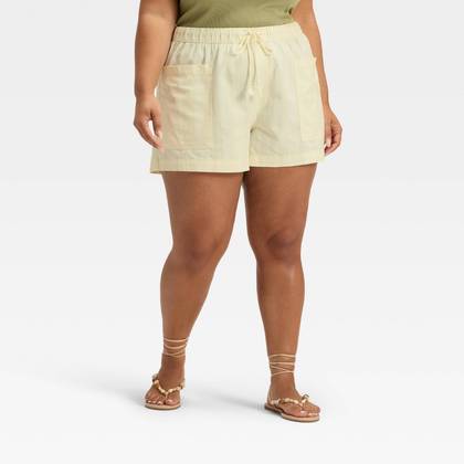 Women's High-Rise Pull-On Shorts - Universal Thread™ Cream 2X
