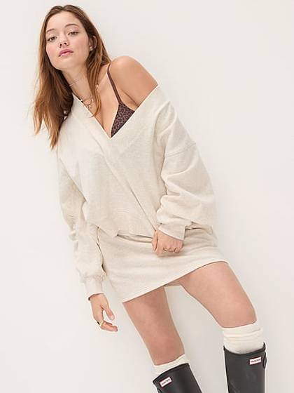 Campus Fleece™ V-Neck High-Low Cropped Sweatshirt