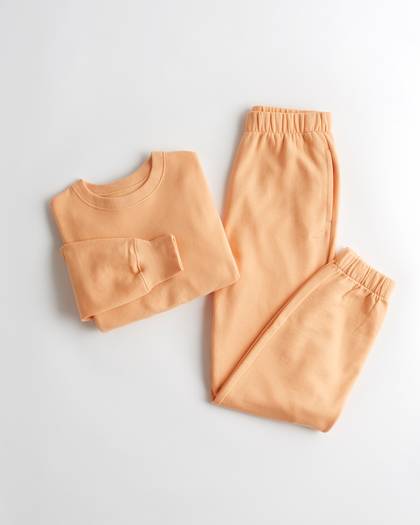 Sweatshirt & Sweatpant Set