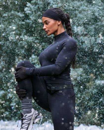 SPANX® Get Moving Brushed Contour Half Zip | Very Black - Black