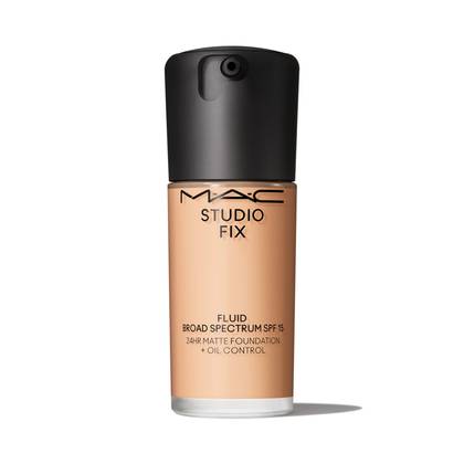 MAC - Studio Fix Fluid SPF 15 24HR Matte Foundation & Oil Control - C4