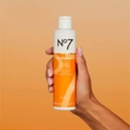 No7 Radiance+ Vitamin C Glow Toner 200ml