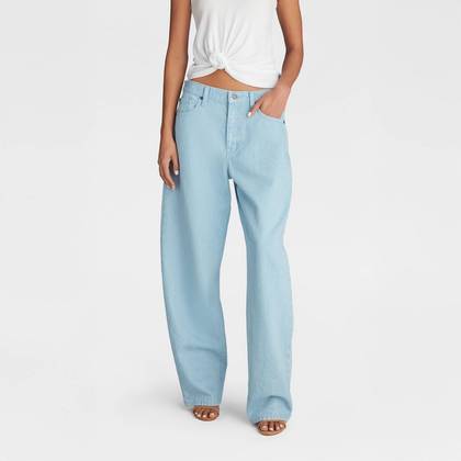 KBB by KAHLANA Women's Mid-Rise Barrel Leg 'The Kahlana Jean' - Light Blue Denim 00