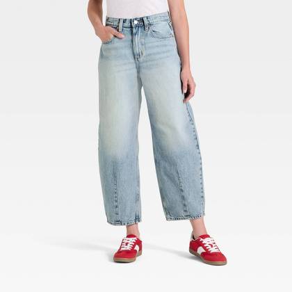 Women's High-Rise Easy Barrel Ankle Jeans - Universal Thread™ Light Wash 00
