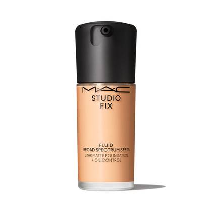 MAC - Studio Fix Fluid SPF 15 24HR Matte Foundation & Oil Control - NC18