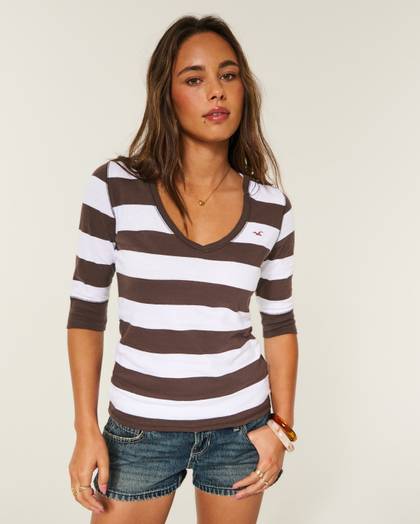 Half-Sleeve Hooded V-Neck T-Shirt