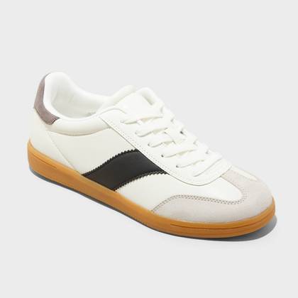 Women's Spencer Fashion Sneakers with Memory Foam Insole - Universal Thread™ 5 White: Lace Up, Low Top, Textured Outsole
