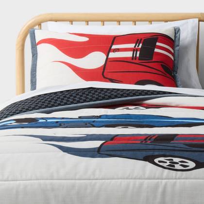 Full/Queen Hot Wheels Classic Racing Cars Kids' Quilt Set Cream - Hot Wheels by Pillowfort™