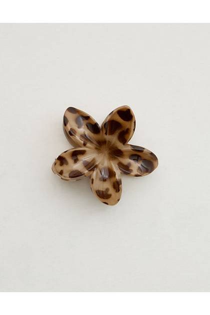 Aerie Flower Claw Clip Torte
