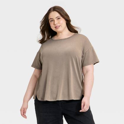 Women's Short Sleeve Cotton Boyfriend T-Shirt - Universal Thread™ Brown 2X