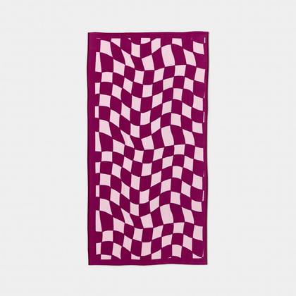 32"x62" Wavy Checkered Beach Towel Pink - Sun Squad™