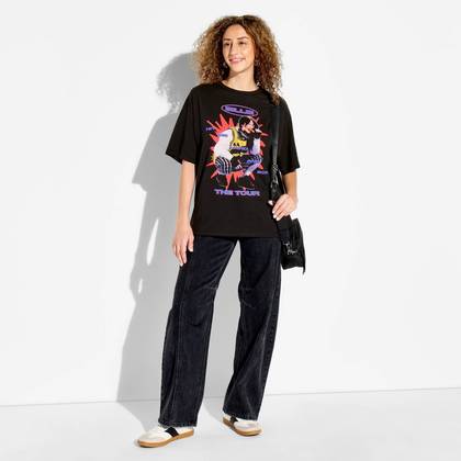 Women's Short Sleeve Billie The Tour Graphic T-Shirt - Black L