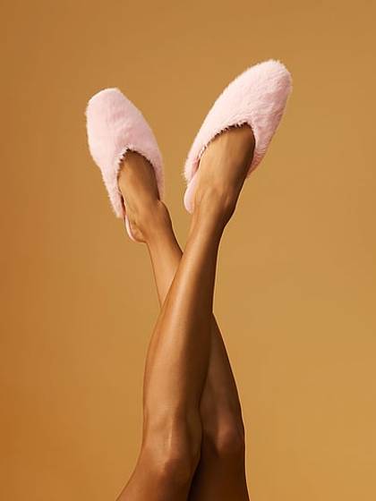 Faux Fur Closed-Toe Mule Slippers