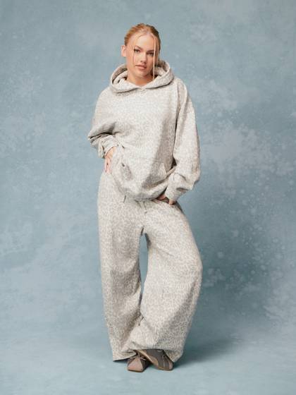 Hollister Feel Good Light Leopard Print Baggy Sweatpants